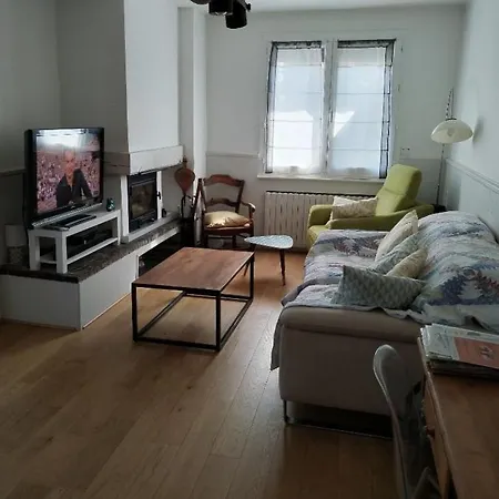 Apartment Rez De Chausee Avec Exterieur Privatif, 4km *