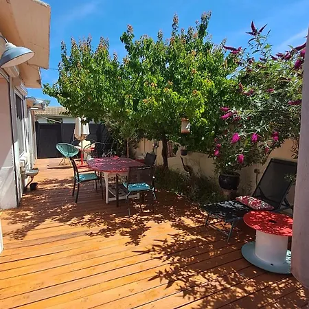 Apartment Rez De Chausee Avec Exterieur Privatif, 4km *